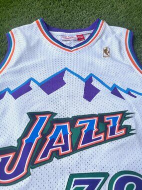 Men Sz Medium Mitchell & Ness Karl Malone Utah Jazz Retro NBA Jersey Throwback